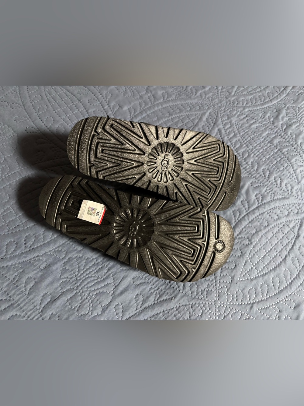 UGG Platform Sandal - Picture 6 of 6